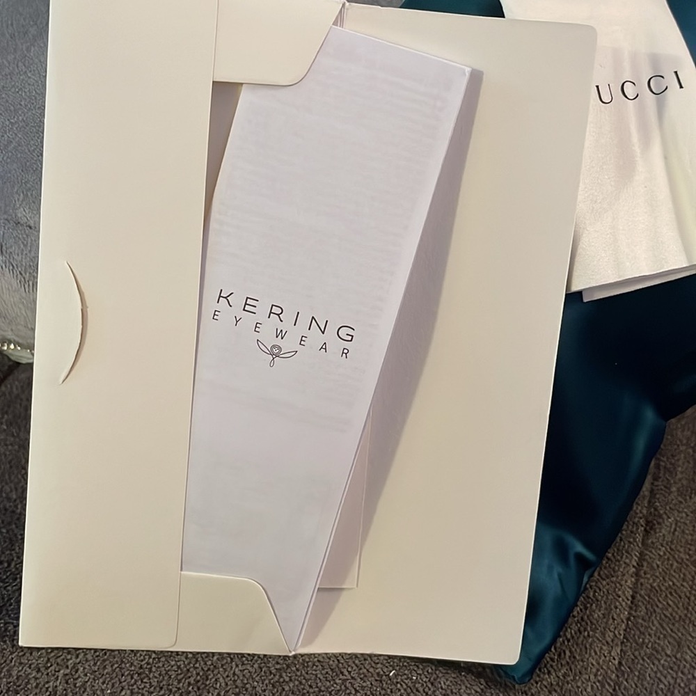 NWOT GUCCI BLACK OVERSIZED SUNGLASSES WITH PAPERWORK - Picture 7 of 7